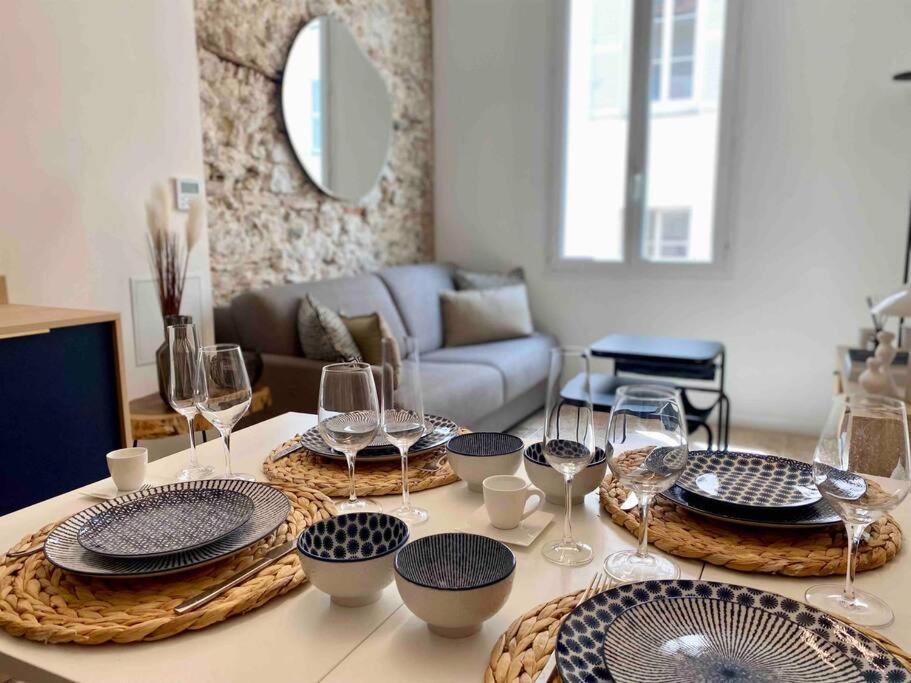 Au Coeur Du Viel Antibes - Cosy Appartement Eksteriør bilde